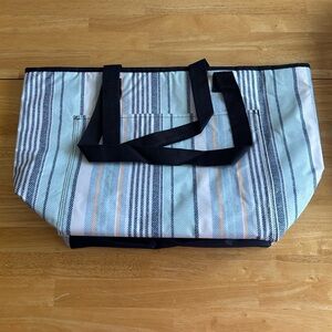Thirty-One Thermal Tote Boardwalk Stripe